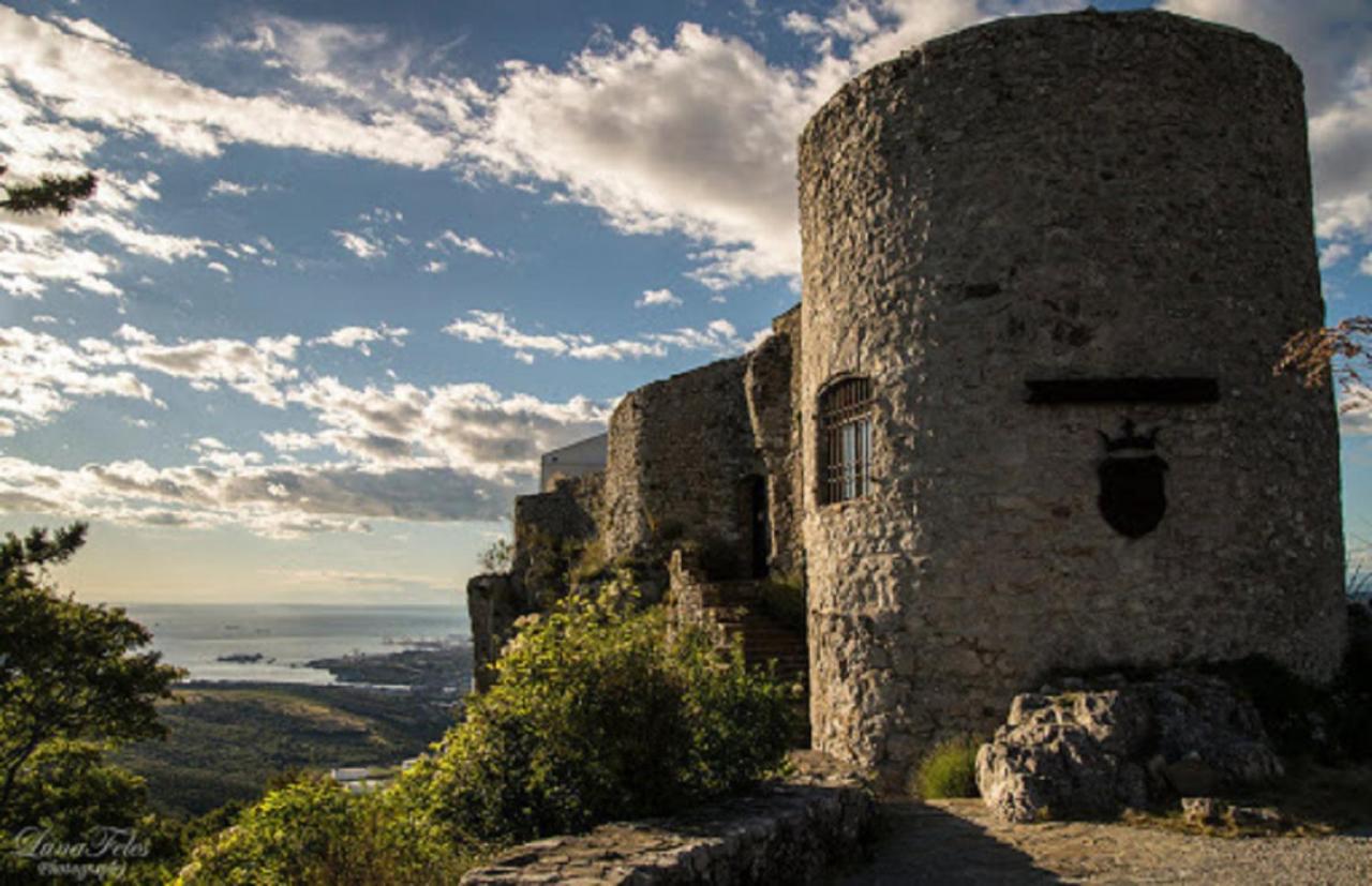 Hisa Dobrega Pocutja Kozina Exterior foto